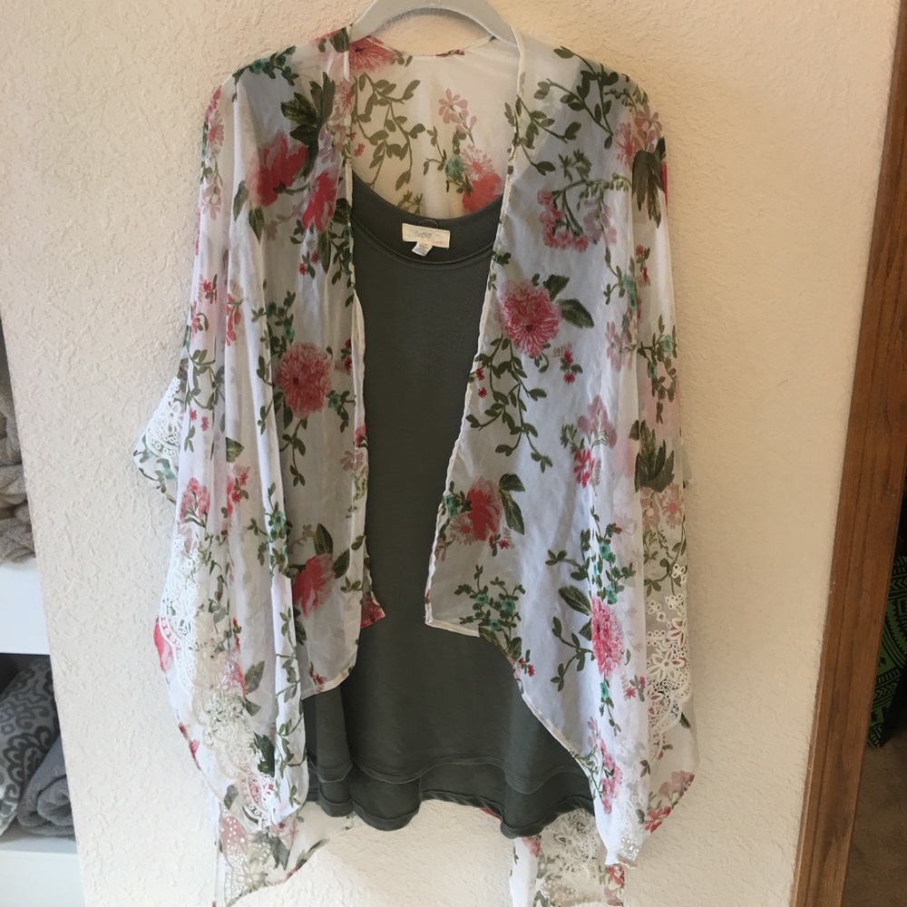 Two for one cupio tank (Large) and kimono (OS)